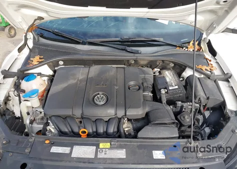 2013 Volkswagen Passat 2.5L Se z USA, uszkodzony, nr VIN 1VWBP7A30DC034530